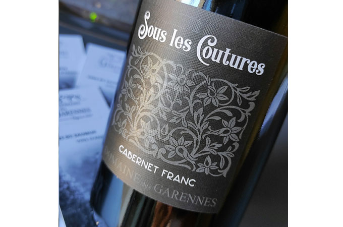 vin-rouge-sous-couture-domaine-des-garennes